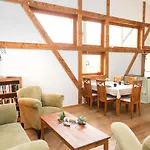 Nyaraló For 16 People In
